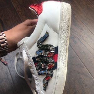 gucci snake embroidered sneakers